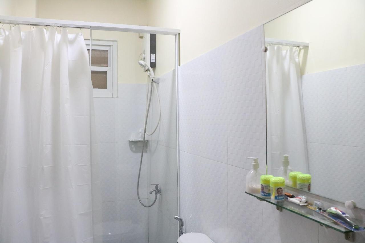 Anicia Guesthouse Rooms Paranaque City Exterior photo