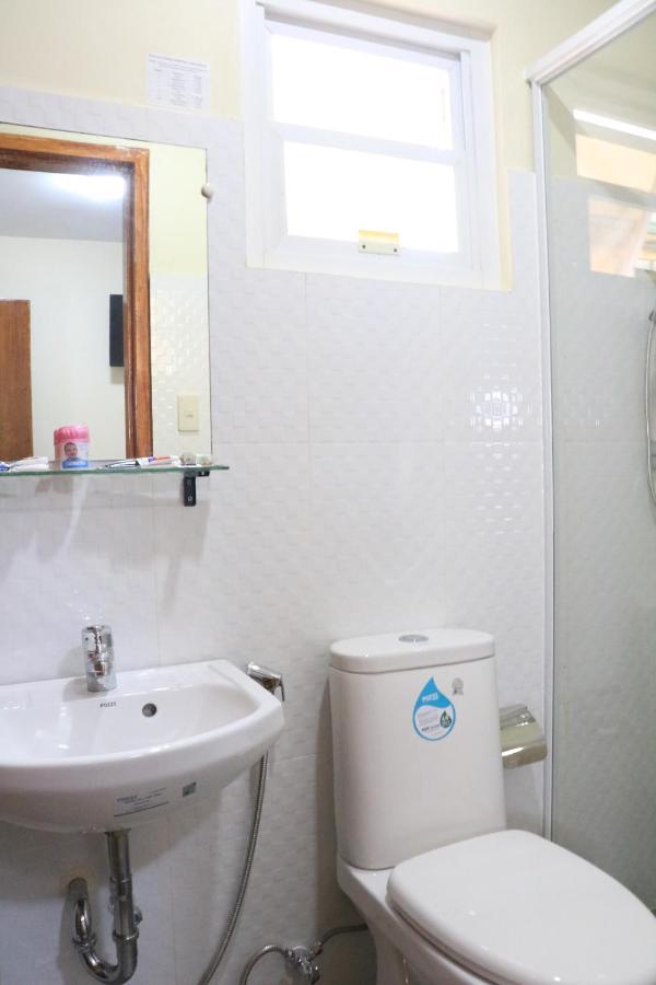Anicia Guesthouse Rooms Paranaque City Exterior photo
