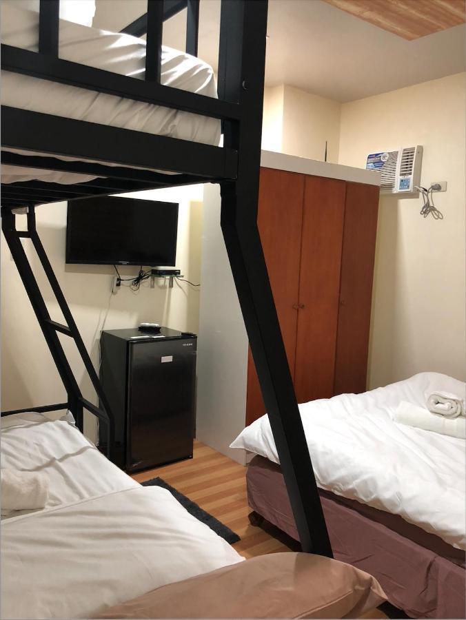 Anicia Guesthouse Rooms Paranaque City Exterior photo