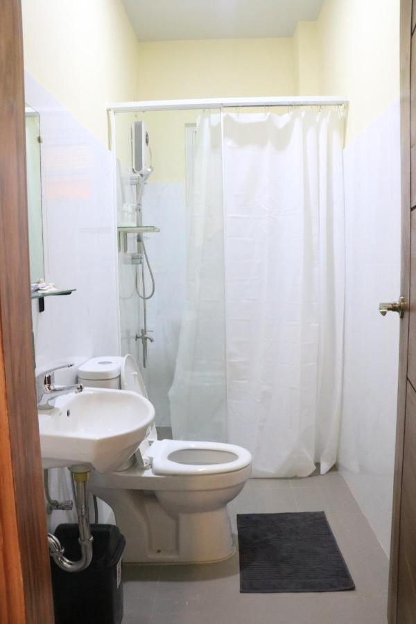 Anicia Guesthouse Rooms Paranaque City Exterior photo